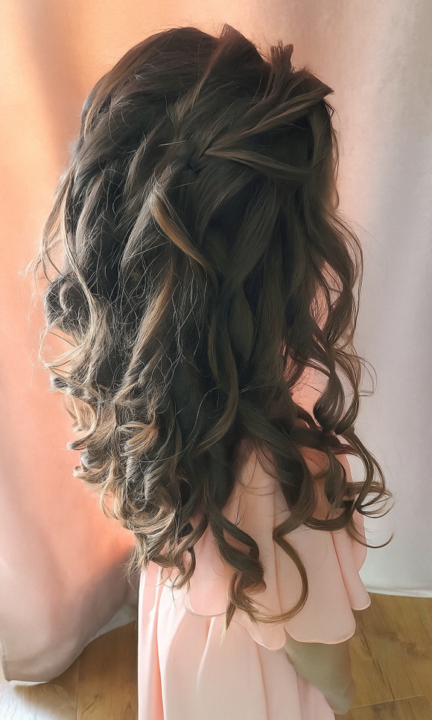 Cheveux détachés bouclés Enfant Mariage