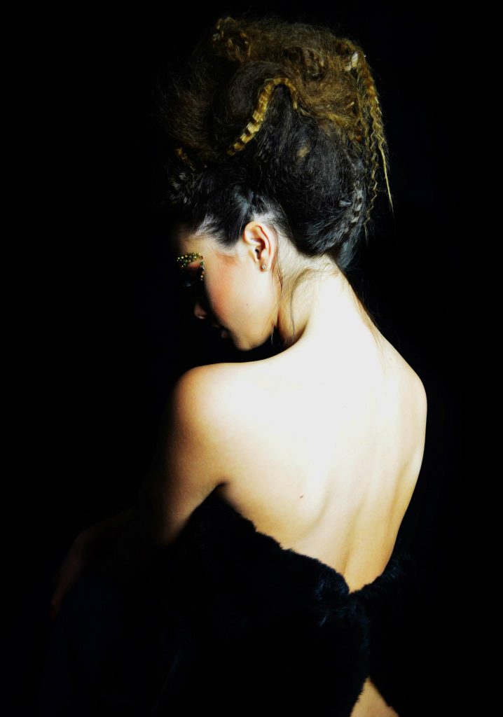 Chignon haut Cheveux crêpés gaufrés