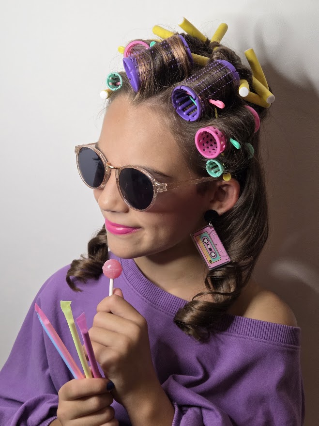 Coiffure studio Enfant colorfull 90's mise en plis bigoudis boucles vintage